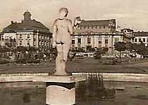 Bazén se sochou
