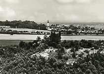 Pohled na Radouč, v pozadí Kosmonosy