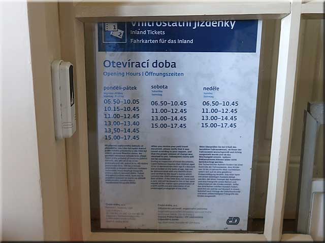Z této pracovní doby bych se u ČD zbláznil. 