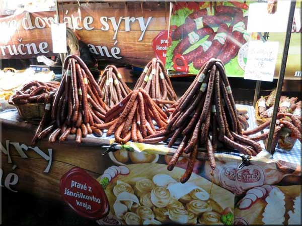 Klobásy na pouti v Břevnově