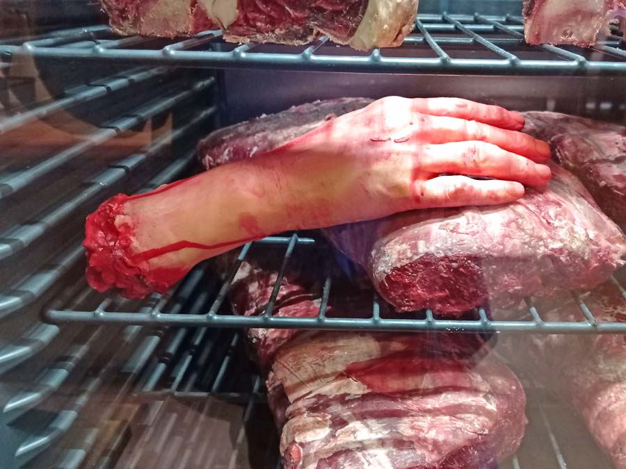 Do zlatova středně propečený nízký roštěnec.