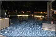 Bazén v Ambre v noci