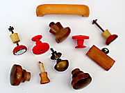 Úchyty k šuplíkům