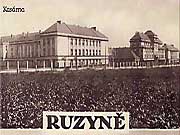 Celkový pohled na Ruzyni, uprostřed kasárna Jana Žižky z Trocnova, dole Výzkumný ústav rostlinné výroby